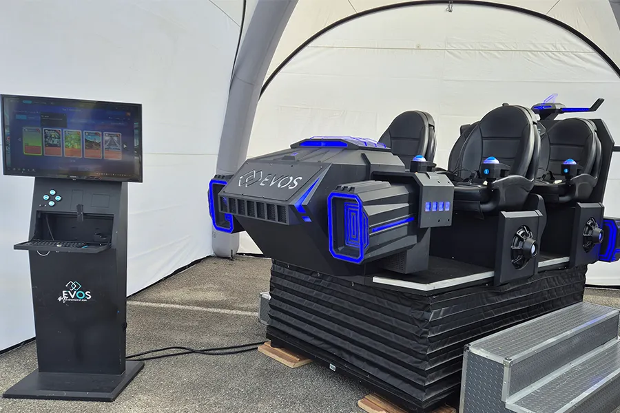 Simulateur navette VR 4 places By Evos en animation lors d'un événement corporate