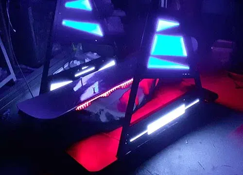 Simulateur snowboard VR By Evos - descente en poudreuse en réalité virtuelle - fabriqué en France