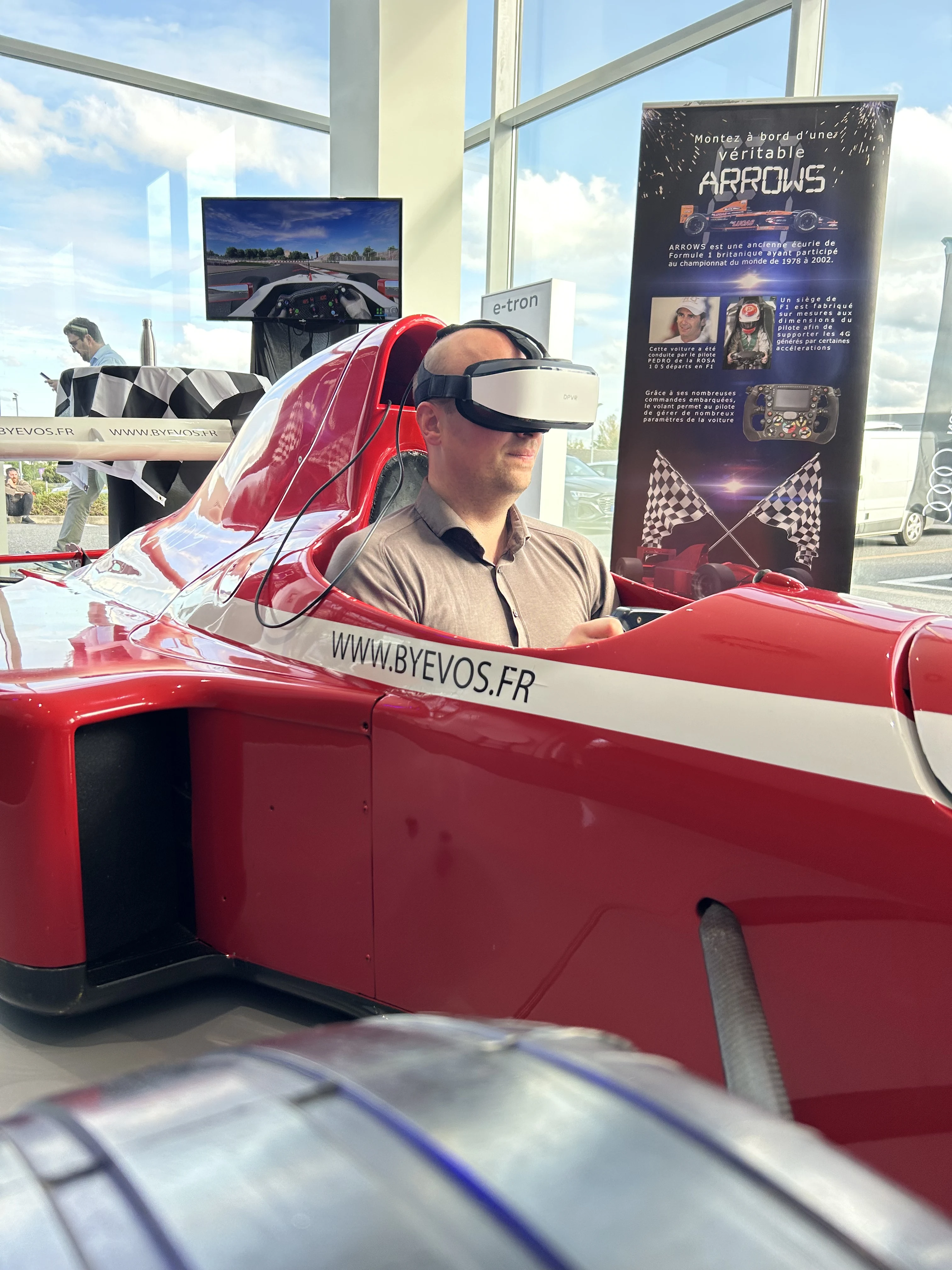 Simulateur F1 VR en activation soirée prestige chez Audi Rodez en Aveyron
