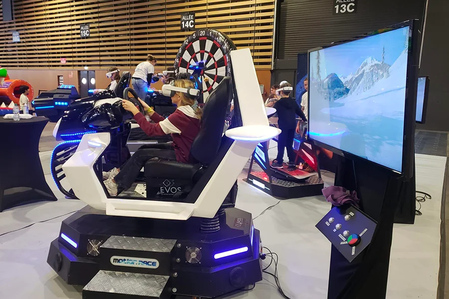 Simulateur VR By Evos en animation lors d'un événement avec jeune public