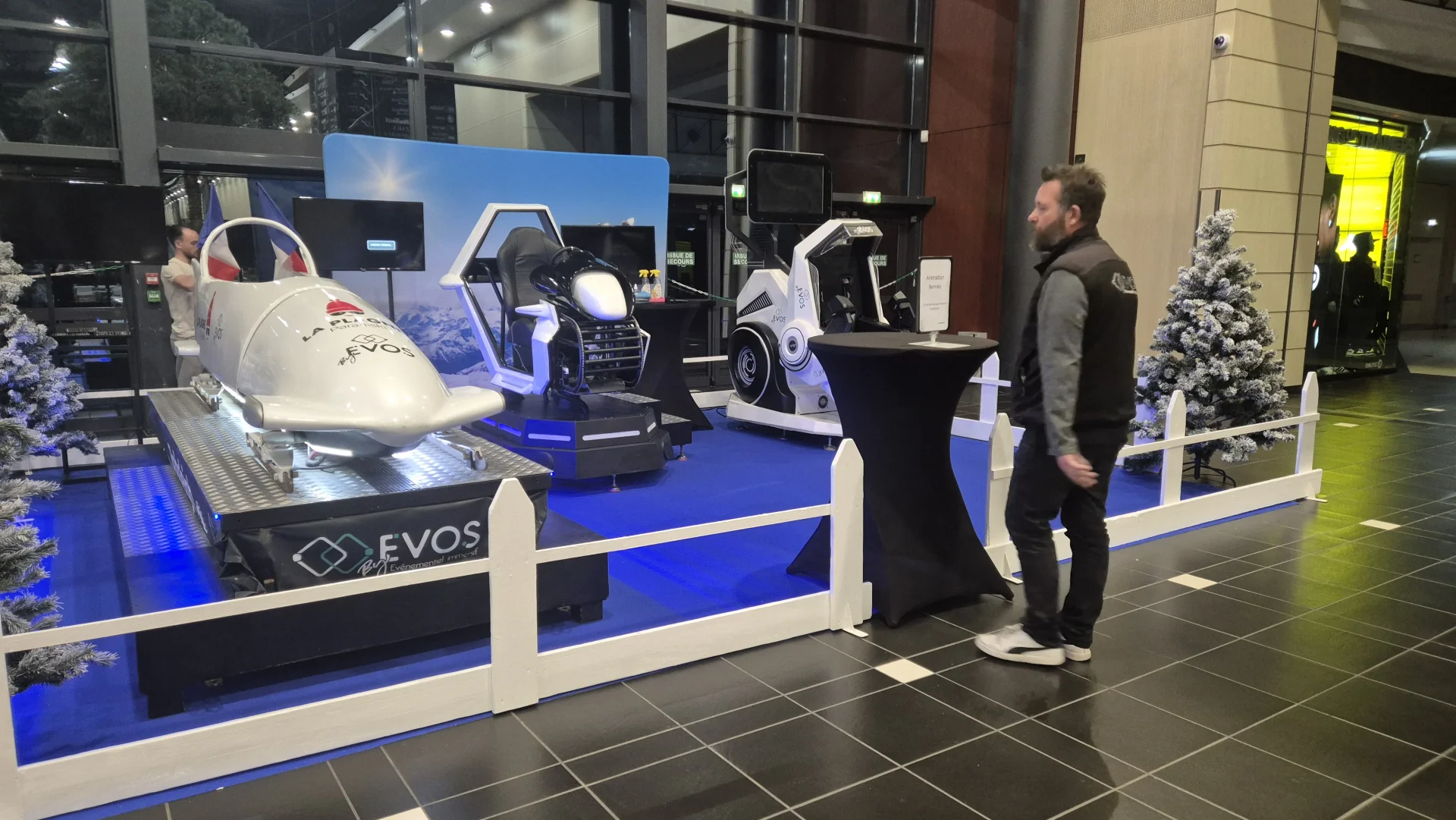 Simulateurs VR By Evos générant du trafic dans un point de vente